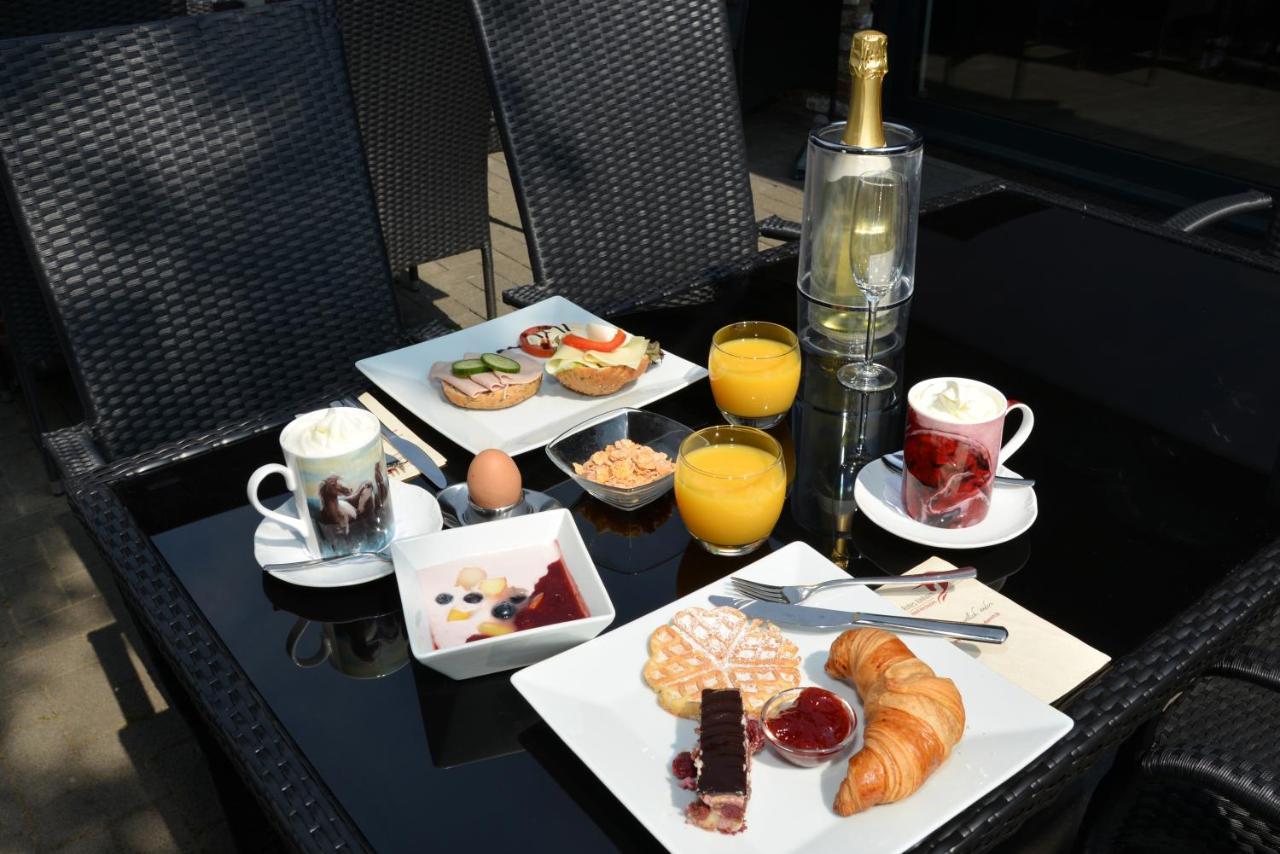 Hotel Duren Екстер'єр фото